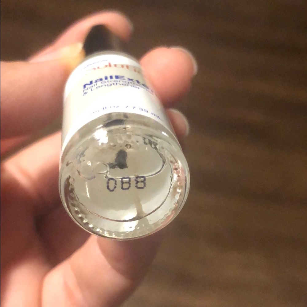 Nail Extend - Picture 2 of 3